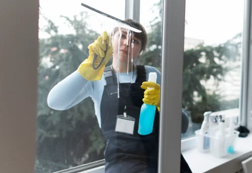 Nettoyage de vitres intérieures et extérieures à Couthenans